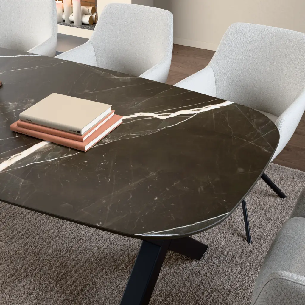 Keramik-Tischplatte Calacatta Black. Oberfläche und Plattenkante aus der Nähe.