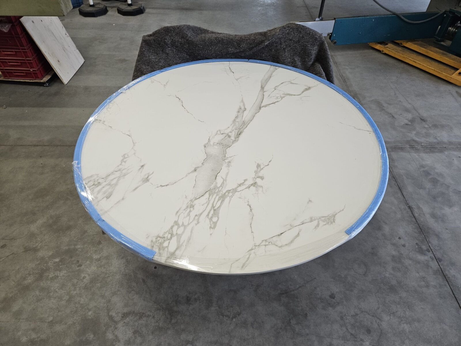 #8 Dekton Aura ø1400 x 12 mm facet - Afbeelding 1