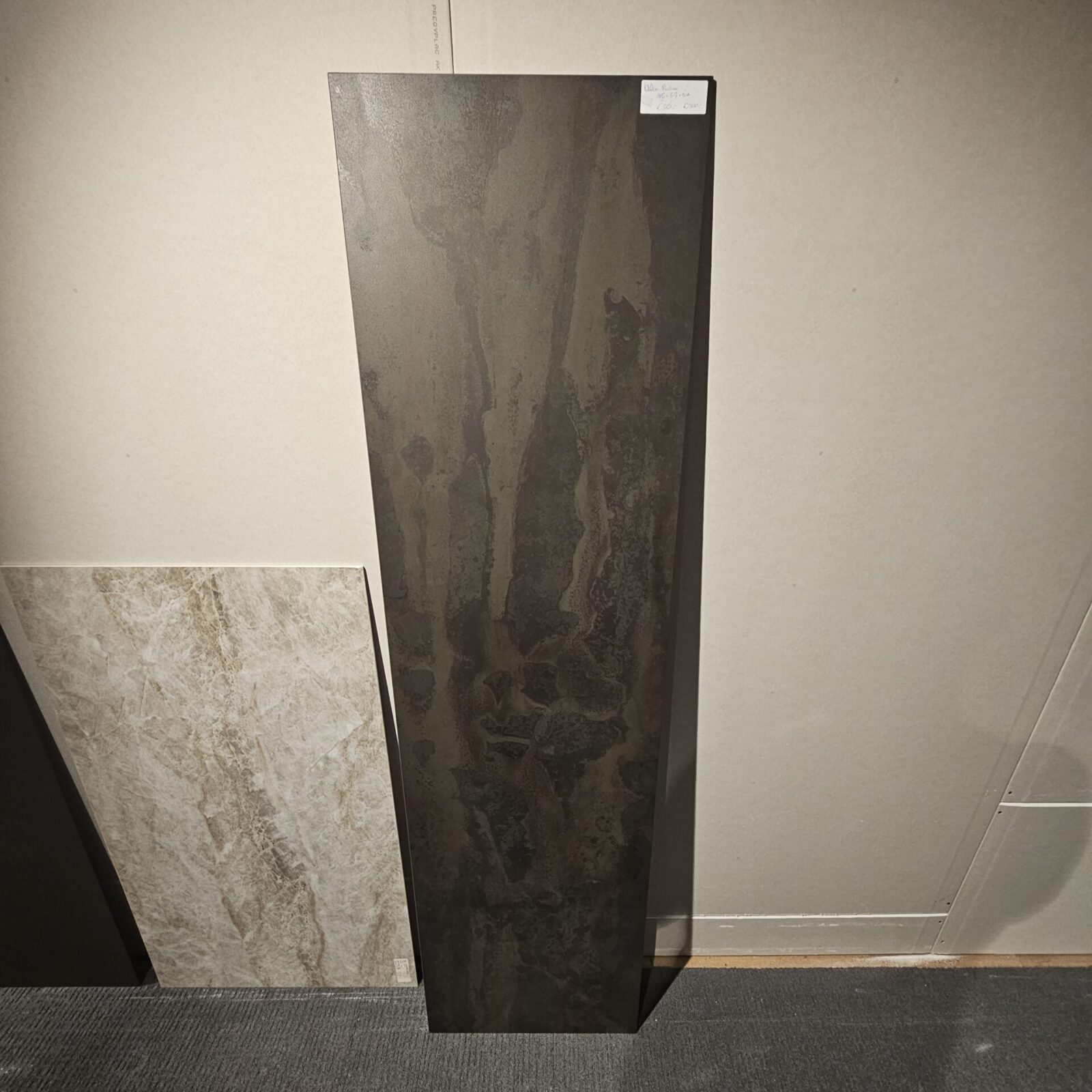 20240814_161056-scaled-e1723647081897 Dekton Radium tafelblad afm. 1895x517x8mm - Afbeelding 1
